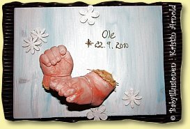 Babyhand-Abformung bemalt und ergänzt